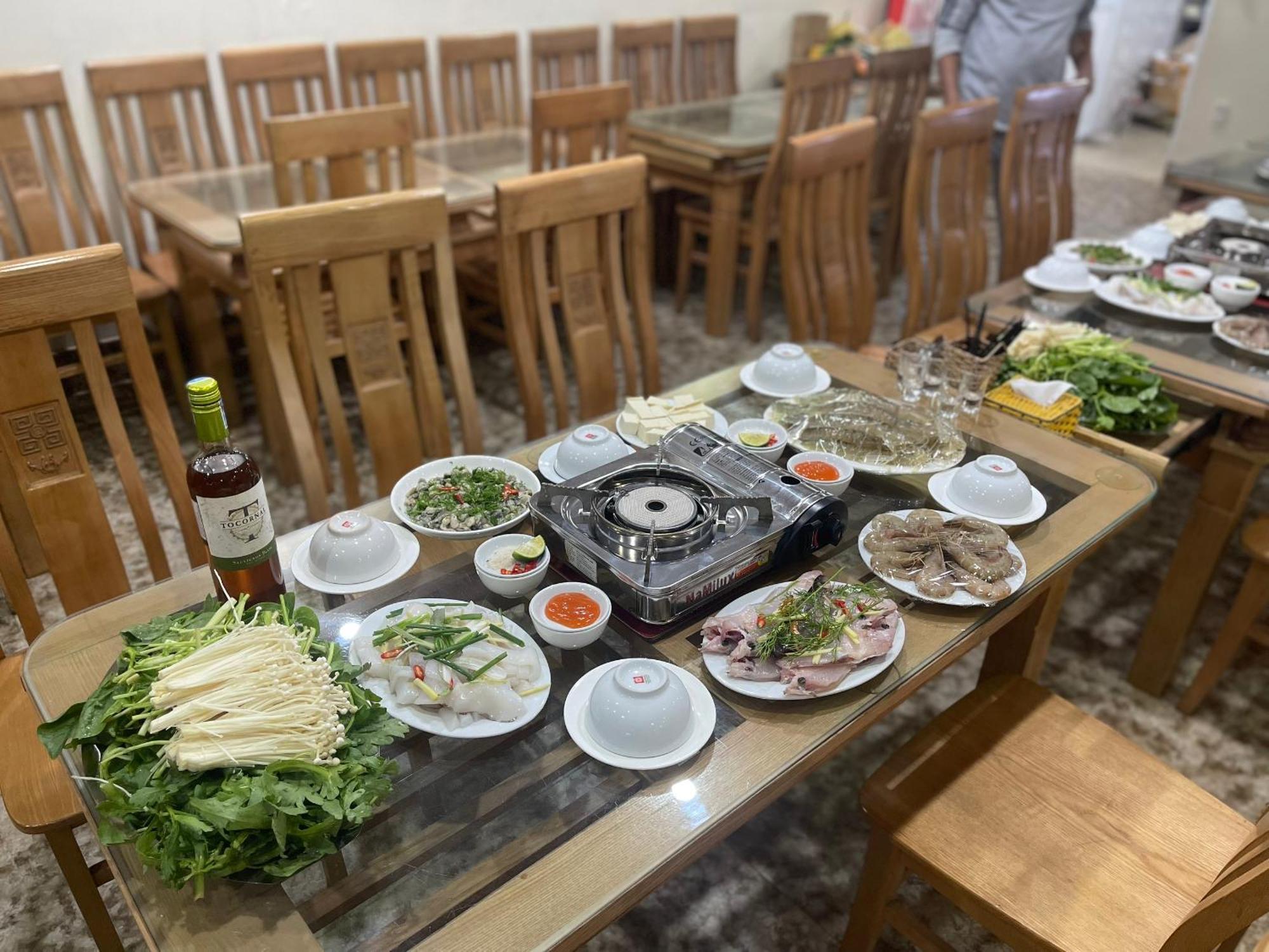 Phuong Dong Hotel Dong Khe Sau Exteriör bild