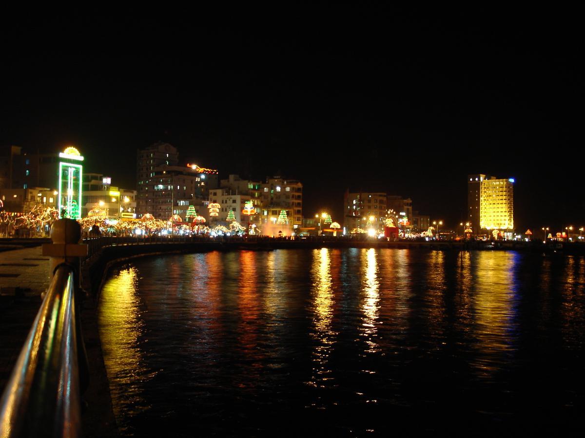 Phuong Dong Hotel Dong Khe Sau Exteriör bild